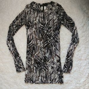 BCBG MaxAzia Long Sleeve Small